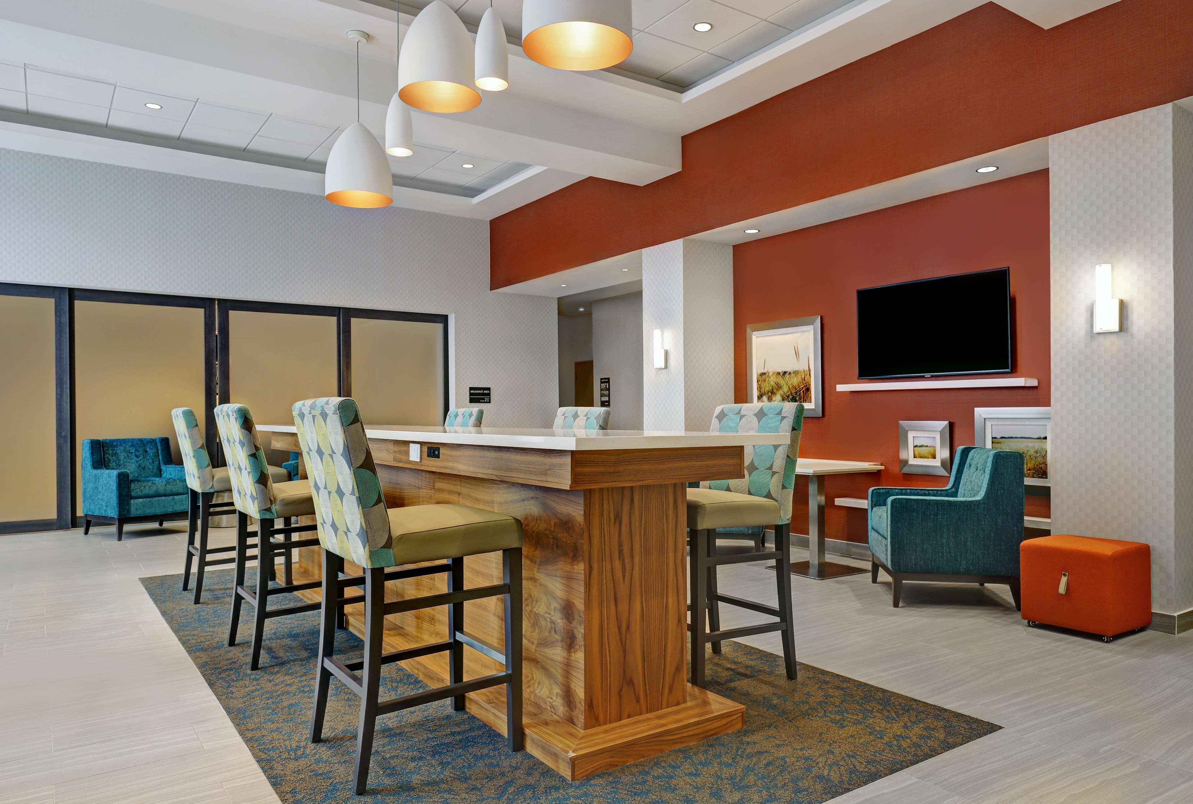 Hampton Inn & Suites ベルビル エクステリア 写真