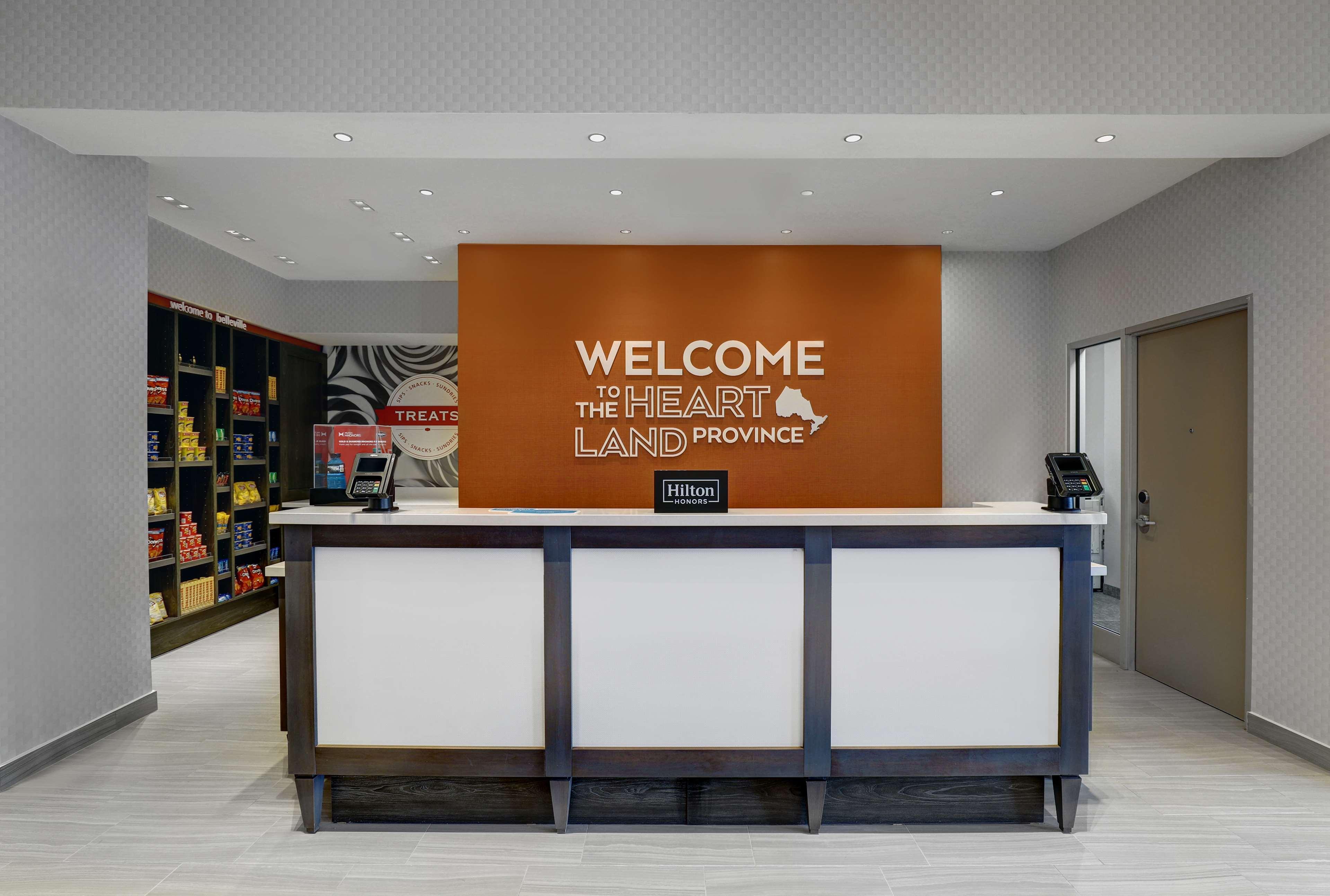 Hampton Inn & Suites ベルビル エクステリア 写真