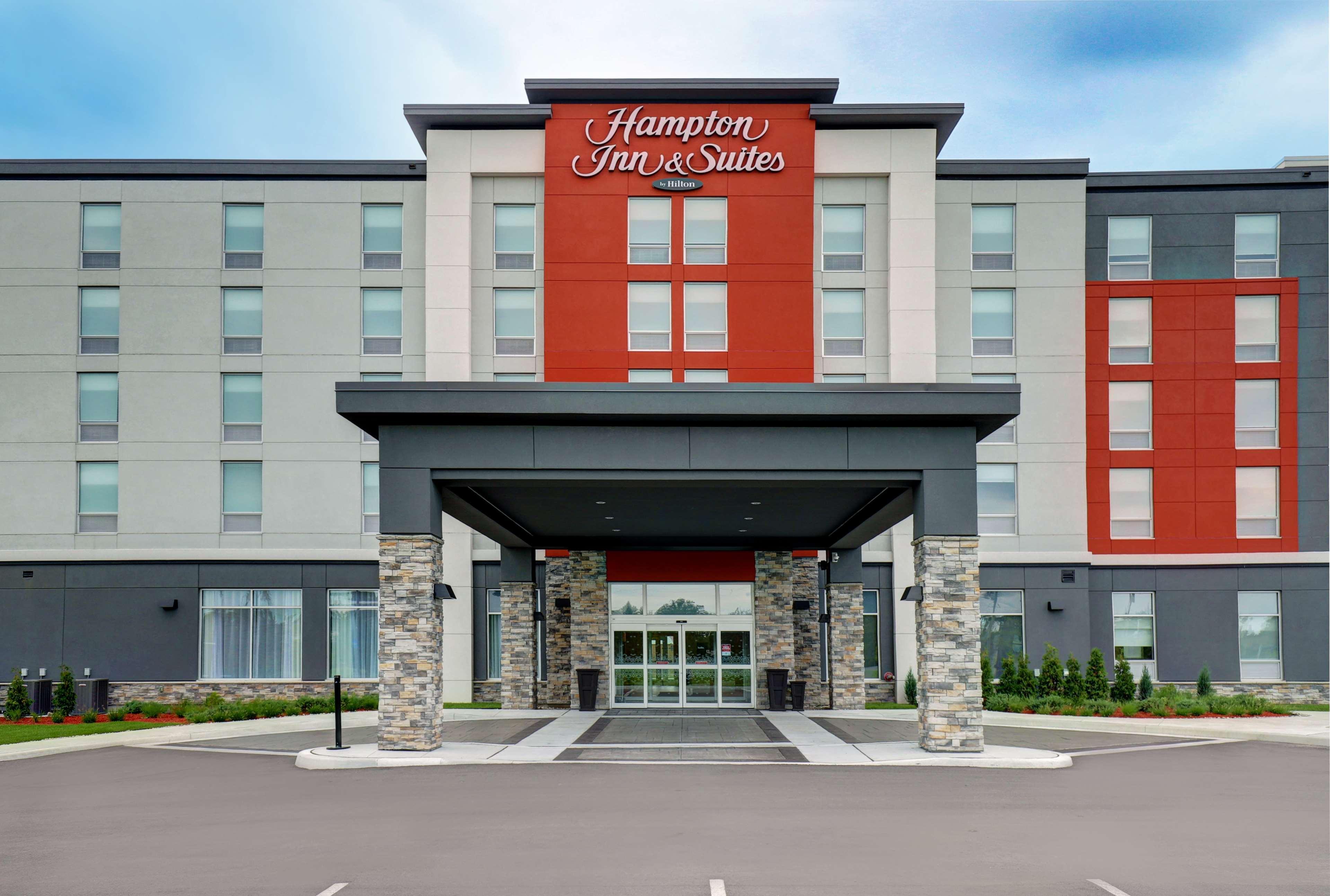 Hampton Inn & Suites ベルビル エクステリア 写真