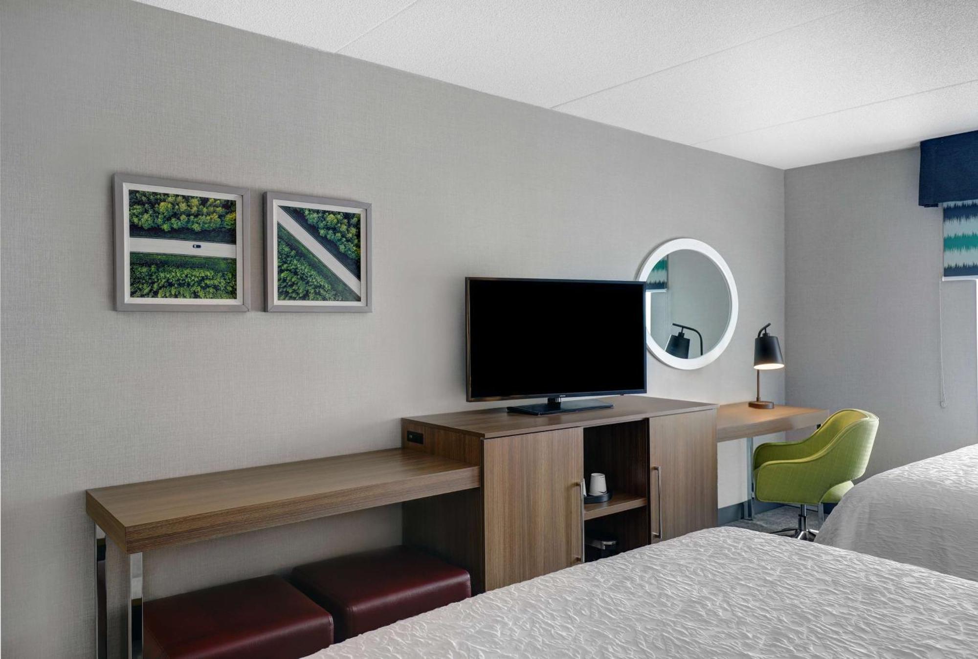 Hampton Inn & Suites ベルビル エクステリア 写真