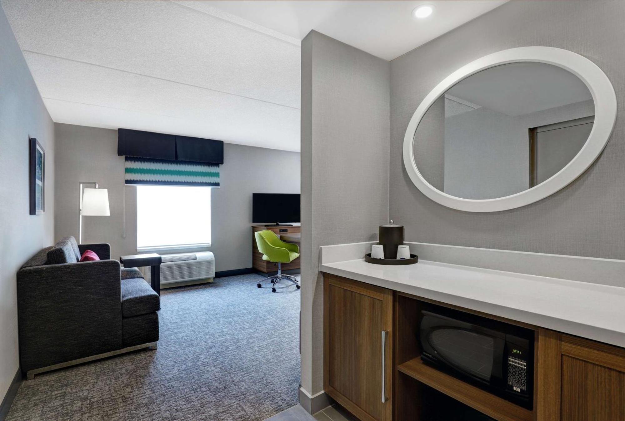 Hampton Inn & Suites ベルビル エクステリア 写真
