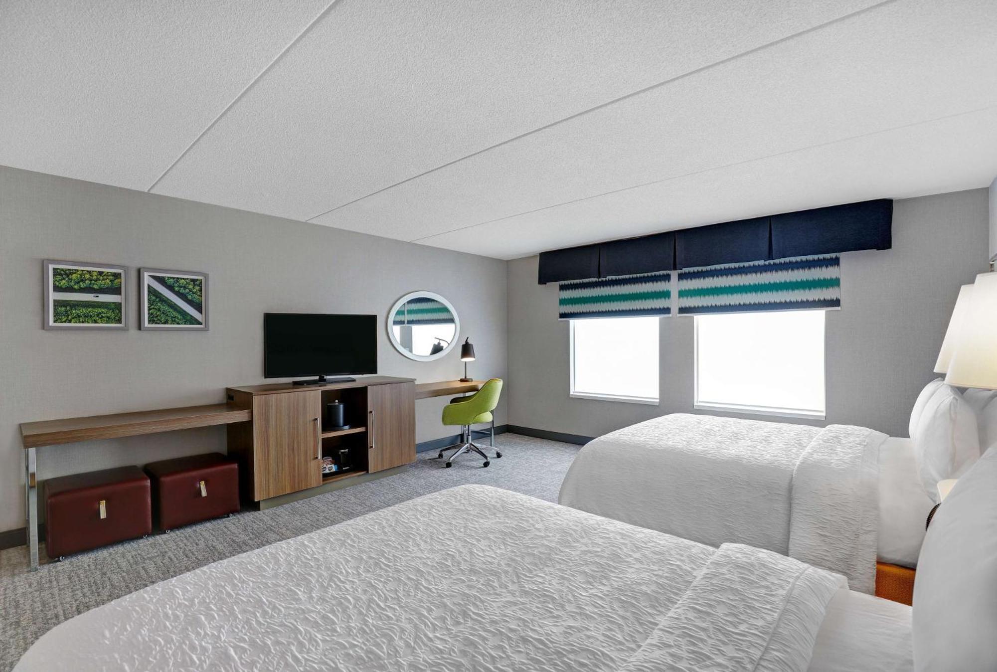Hampton Inn & Suites ベルビル エクステリア 写真